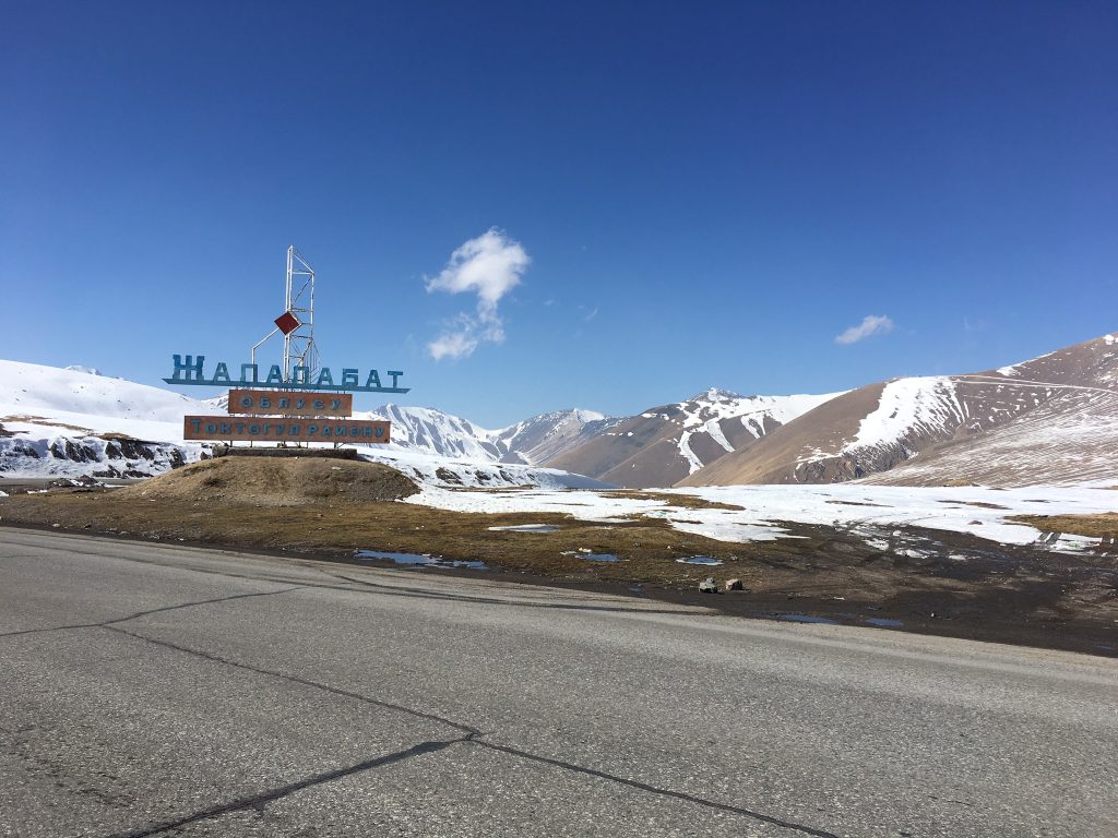 Alabel-ashyusu-pass-in-Kyrgyzstan