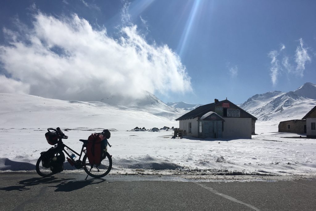 Snowy-mountain-pass-in-Kyrgyzstan 