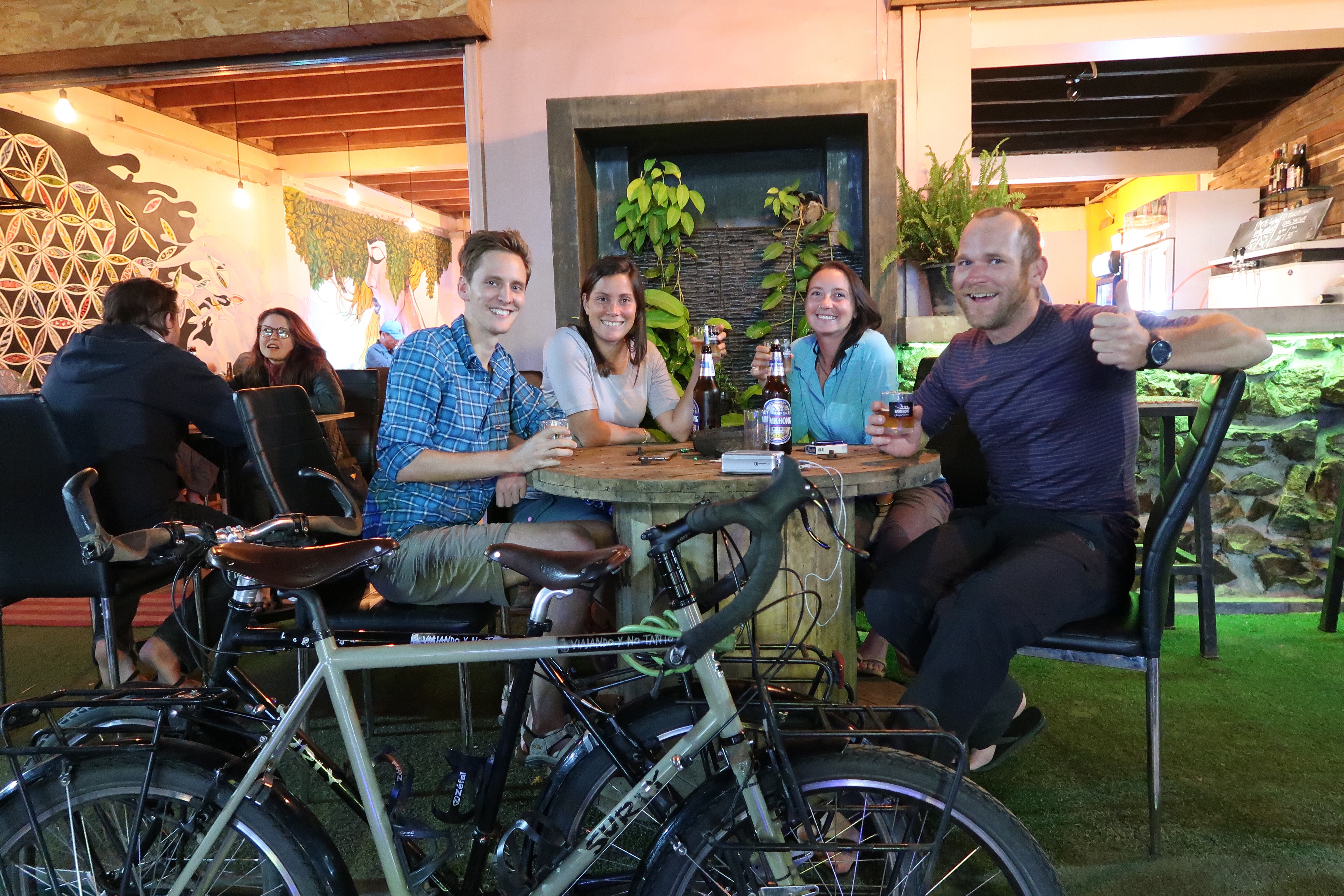 Meeting-cyclists-in-vientiane